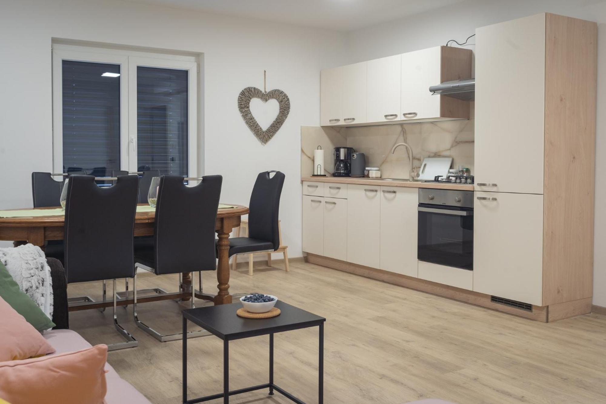 Cuckoo'S Alpine Nest Apartment Lesce  Room photo